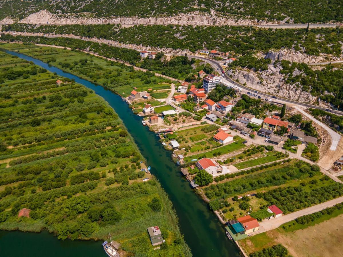 Apartmani Mostina Near River 플로체 외부 사진
